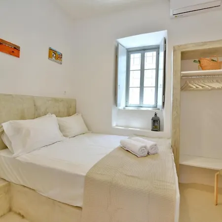 Hydra Art Aparthotel *